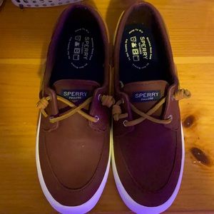 maroon sperry shoes. never worn. brand new